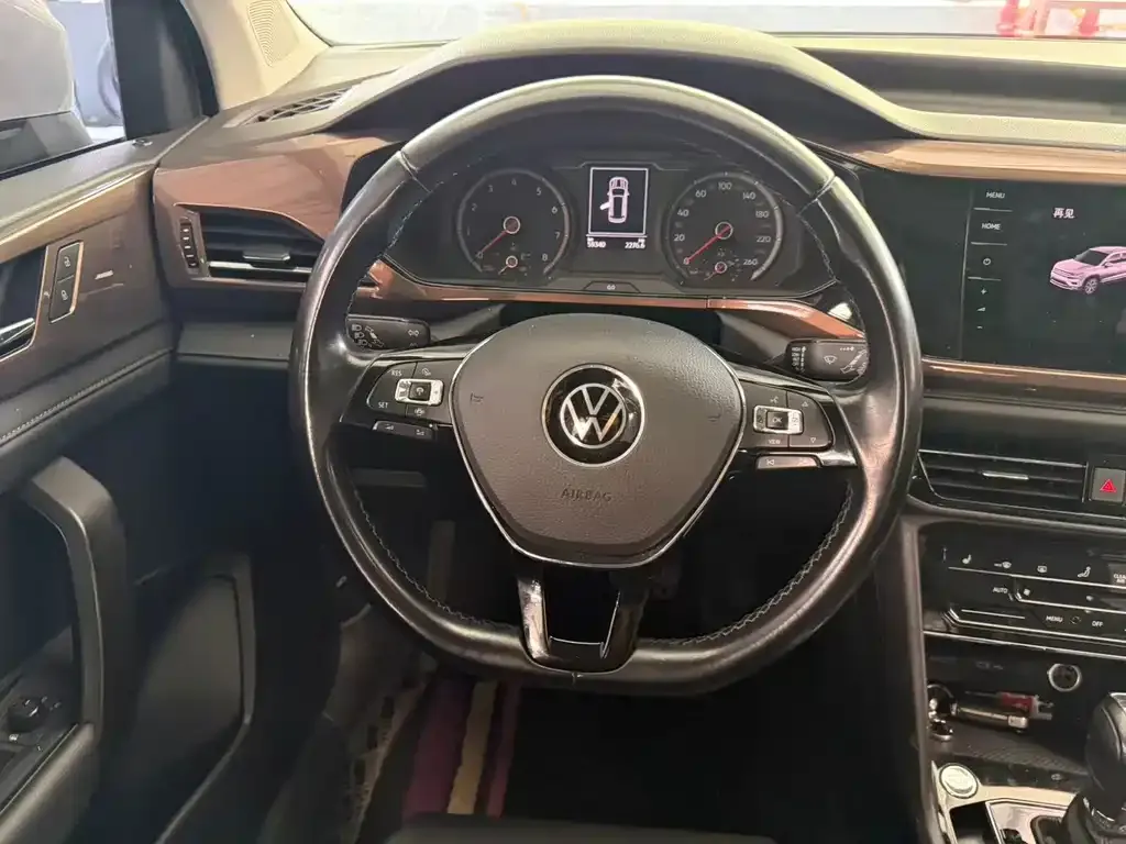 Volkswagen Tharu — фото 5