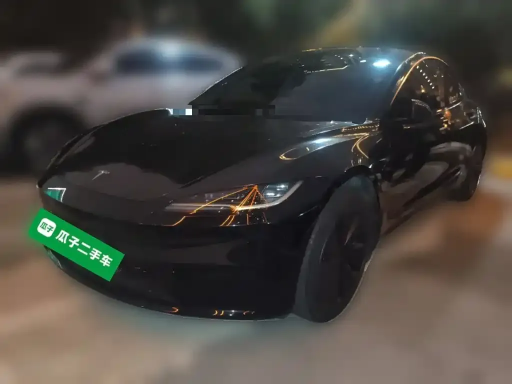 Tesla Model 3 — фото 1