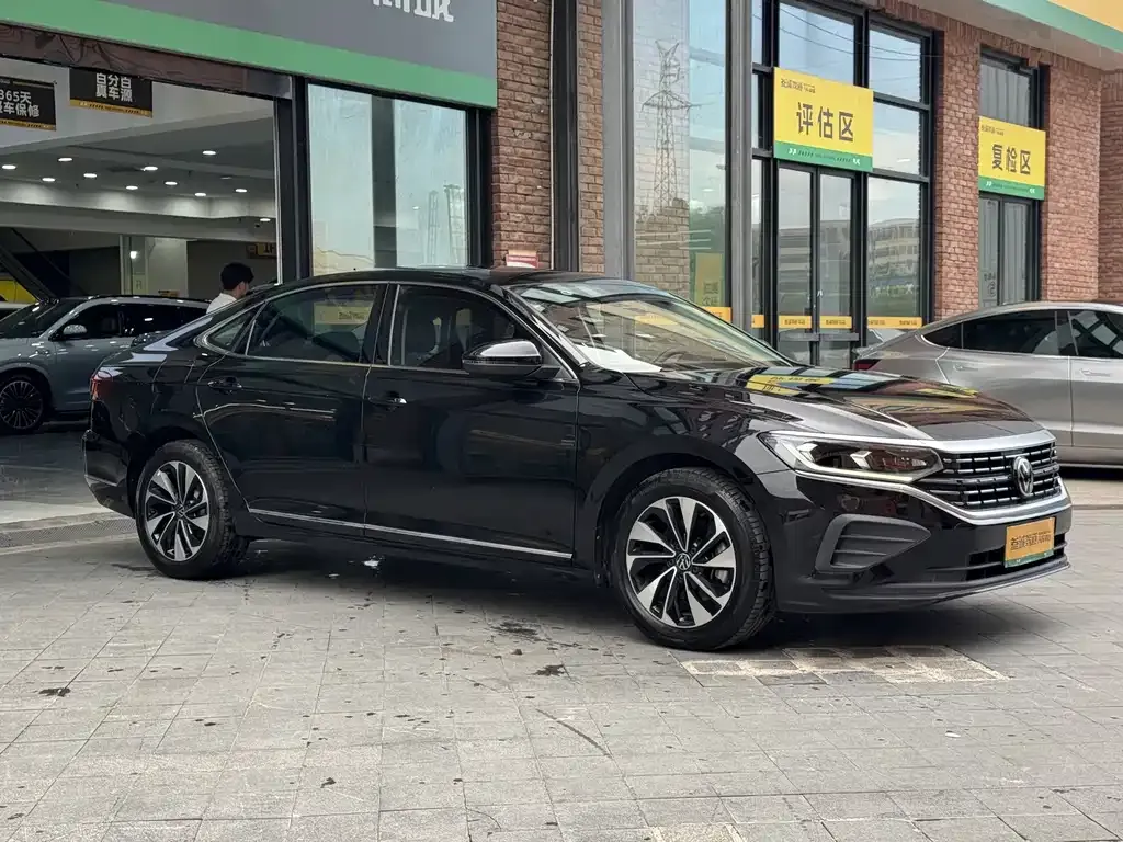Volkswagen Passat — фото 3