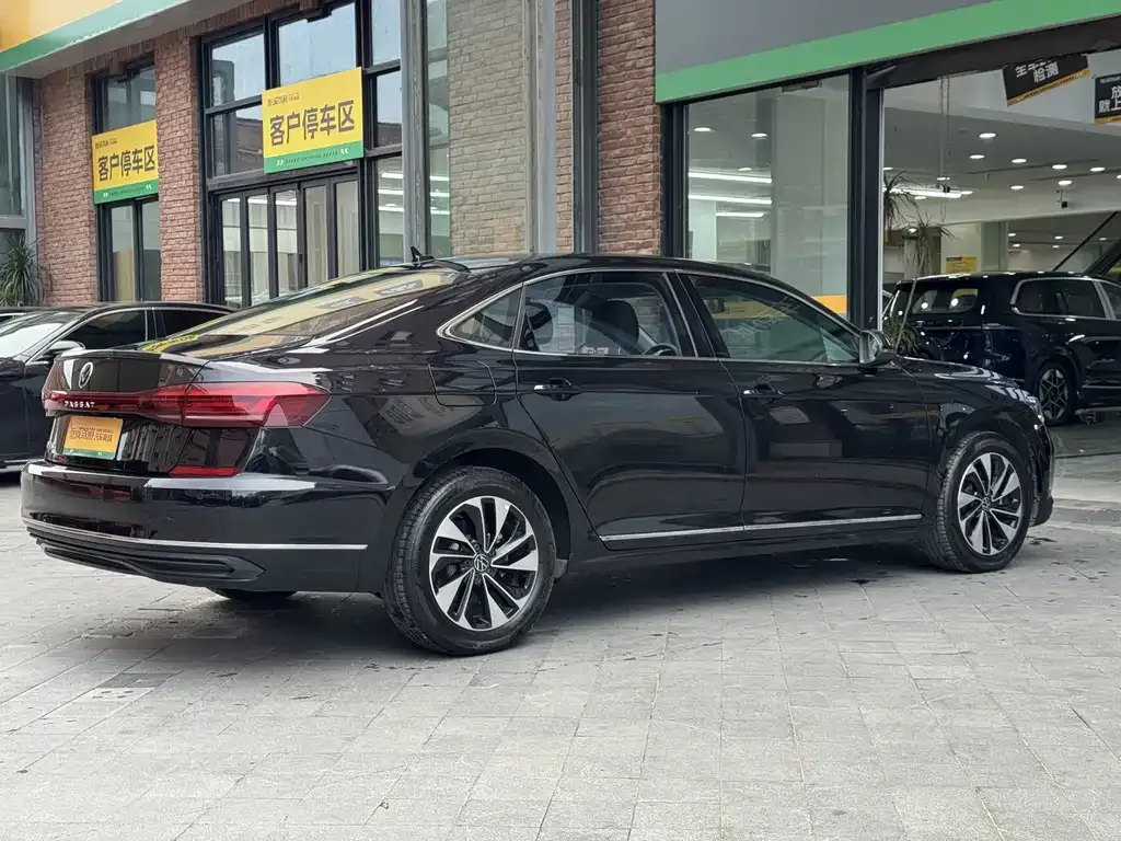 Volkswagen Passat — фото 8