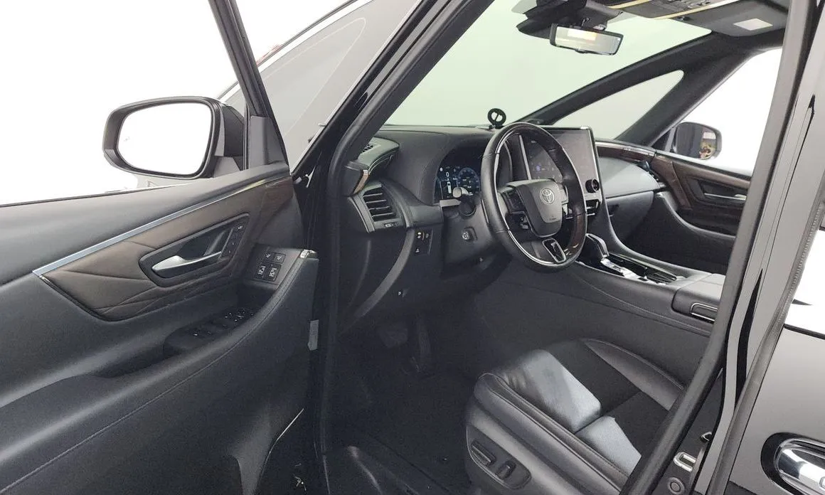 Toyota Alphard — фото 6