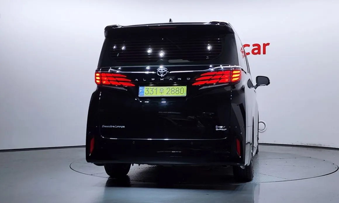 Toyota Alphard — фото 4