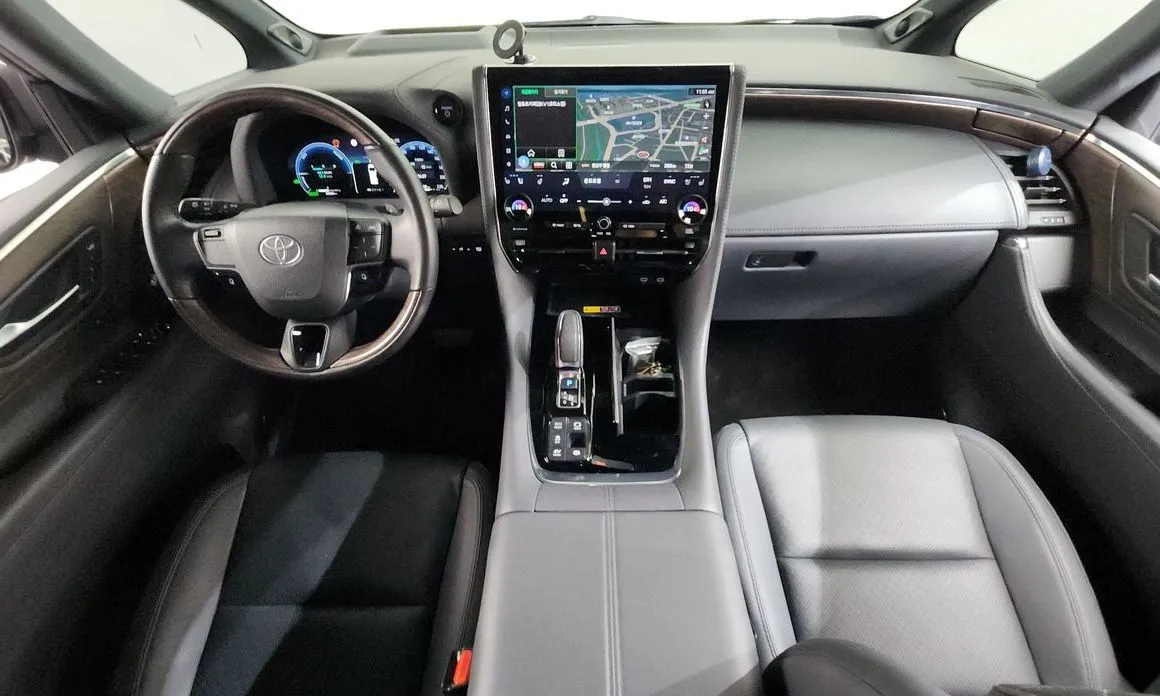 Toyota Alphard — фото 7
