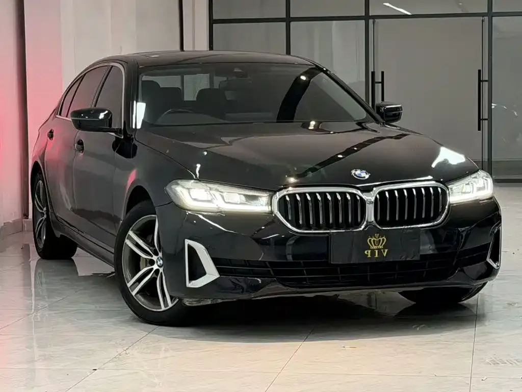 BMW 5 Series — фото 1