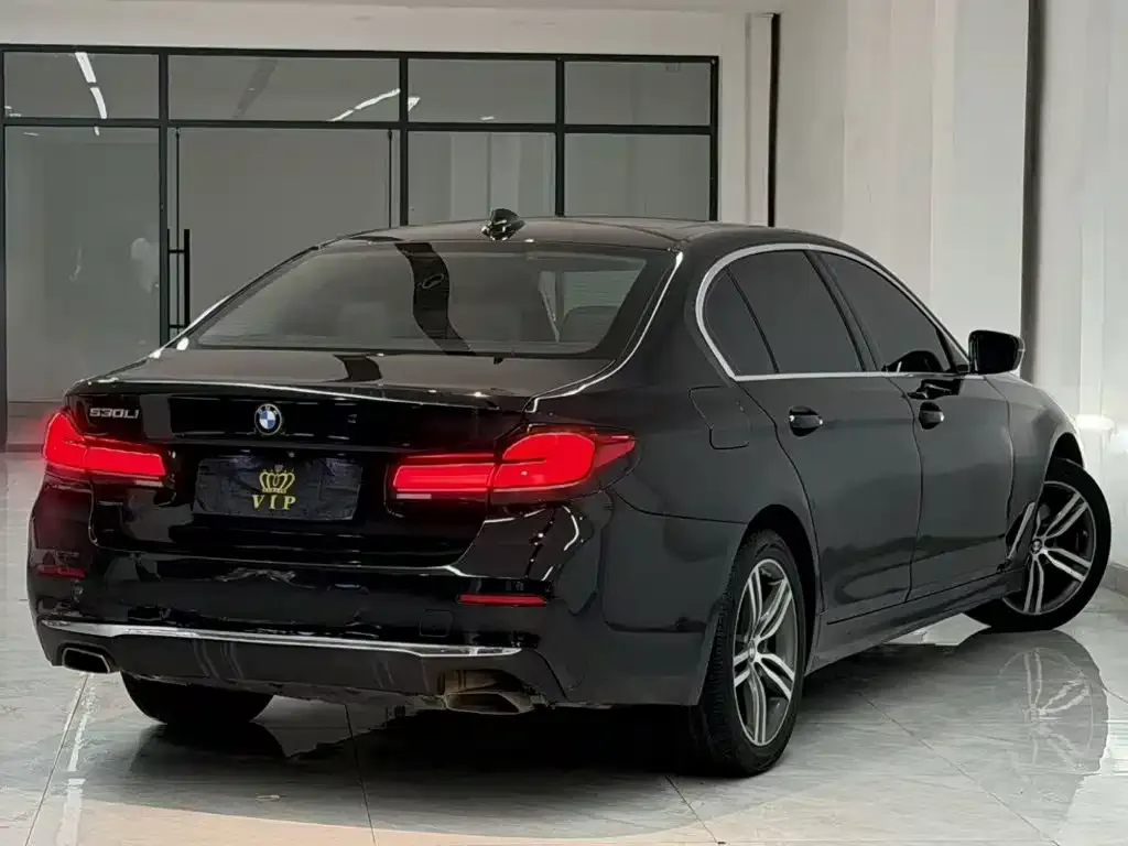 BMW 5 Series — фото 4