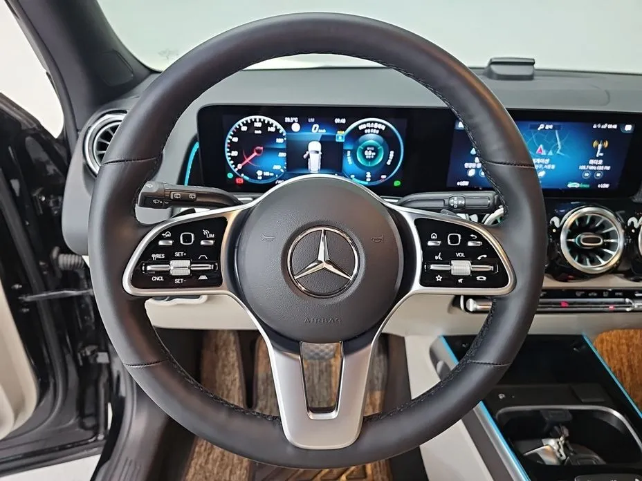 Mercedes-Benz GLB-Class — фото 10