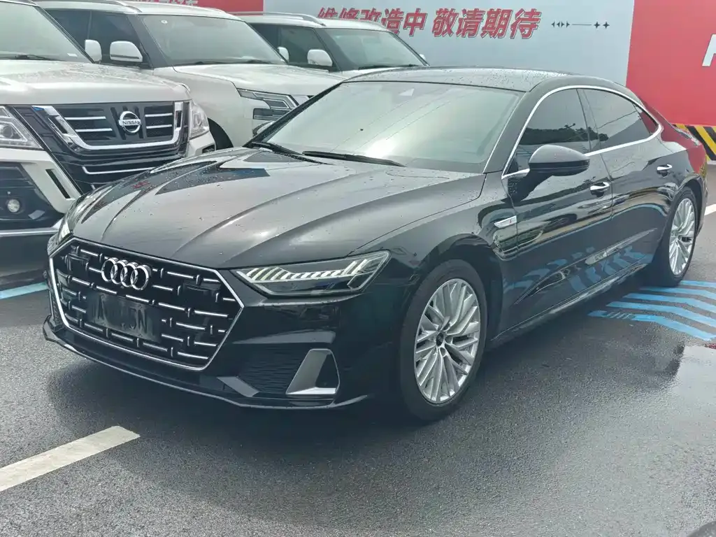 Audi A7L — фото 1