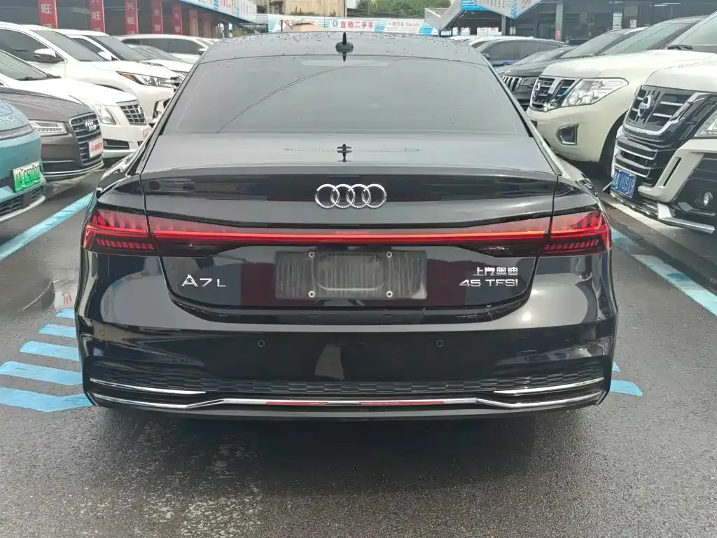 Audi A7L — фото 8