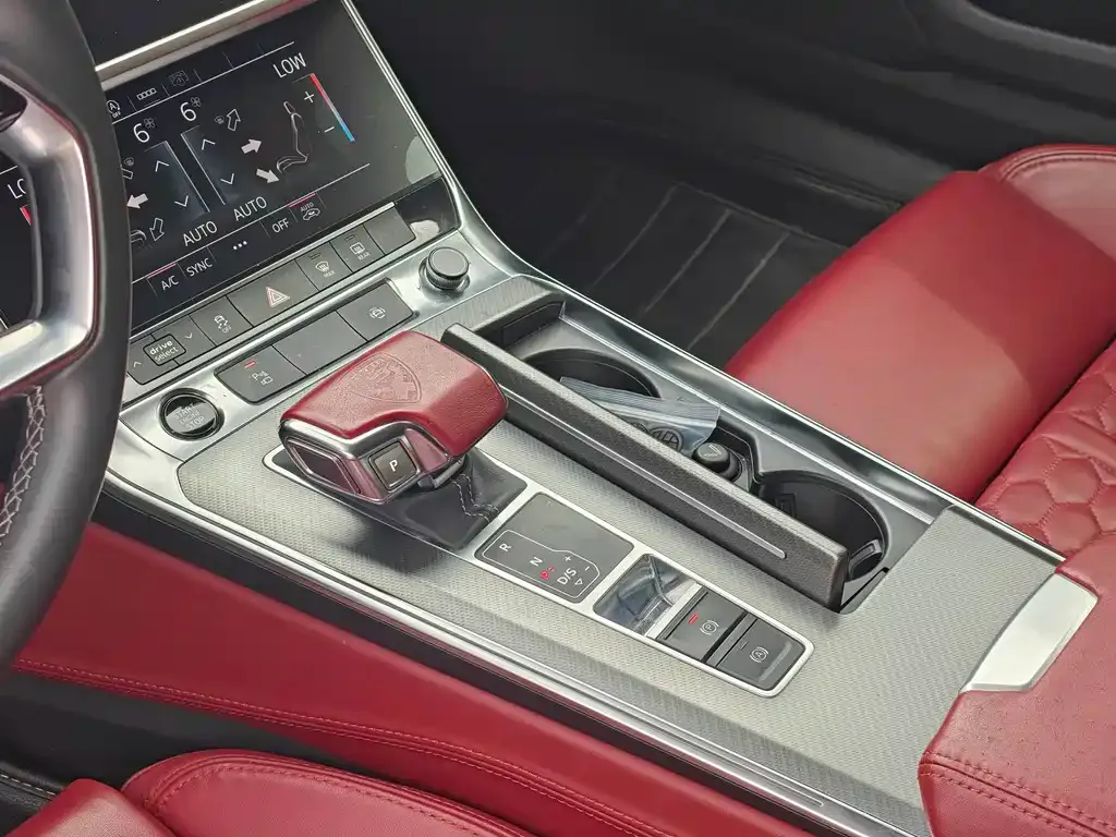 Audi A7L — фото 6