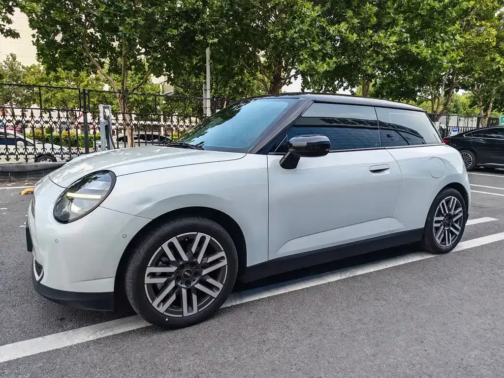 MINI Cooper EV — фото 9
