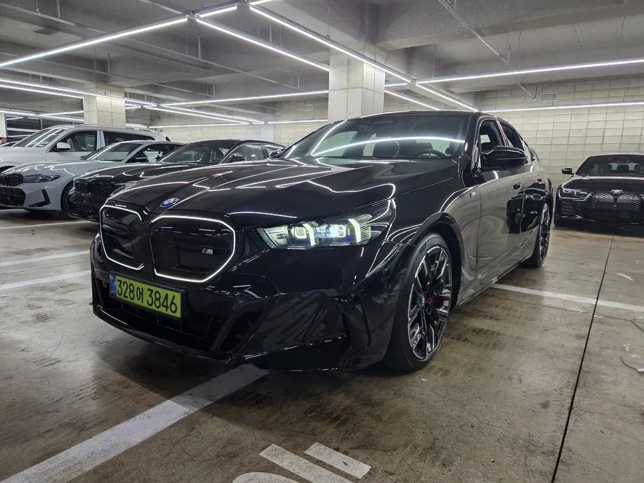 BMW i5 — фото 1