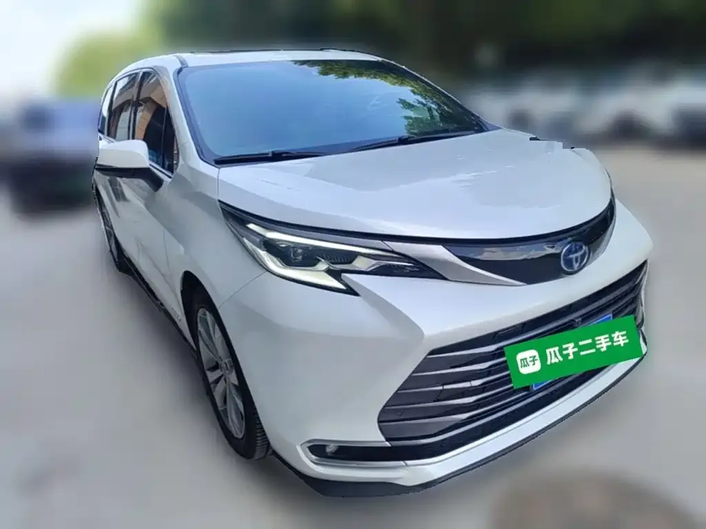 Toyota Sienna — фото 5
