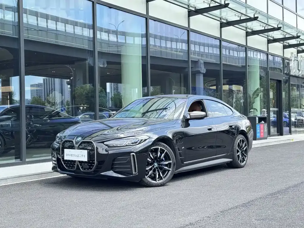BMW i4 — фото 1