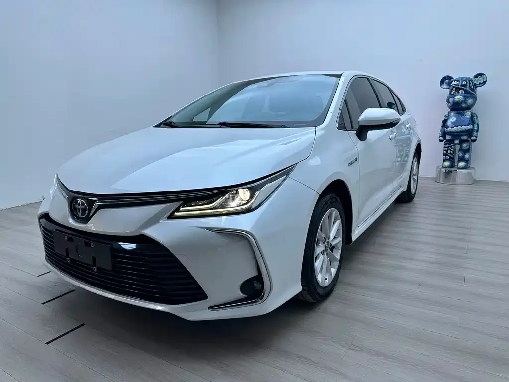 Toyota Corolla — фото 1