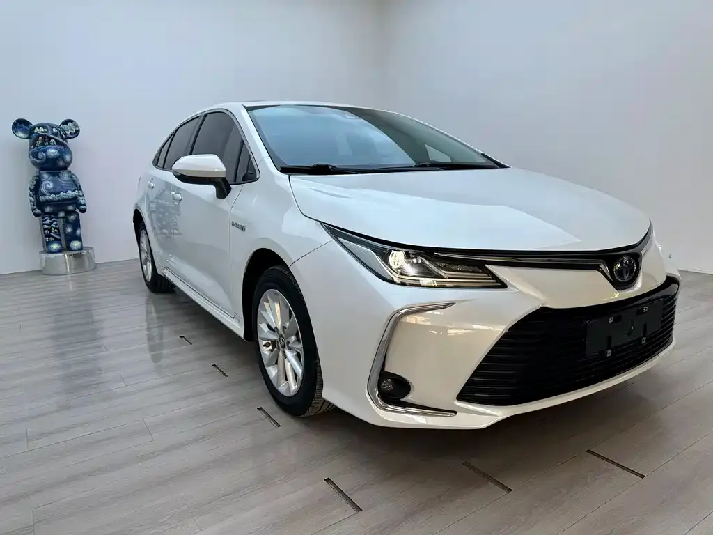 Toyota Corolla — фото 10