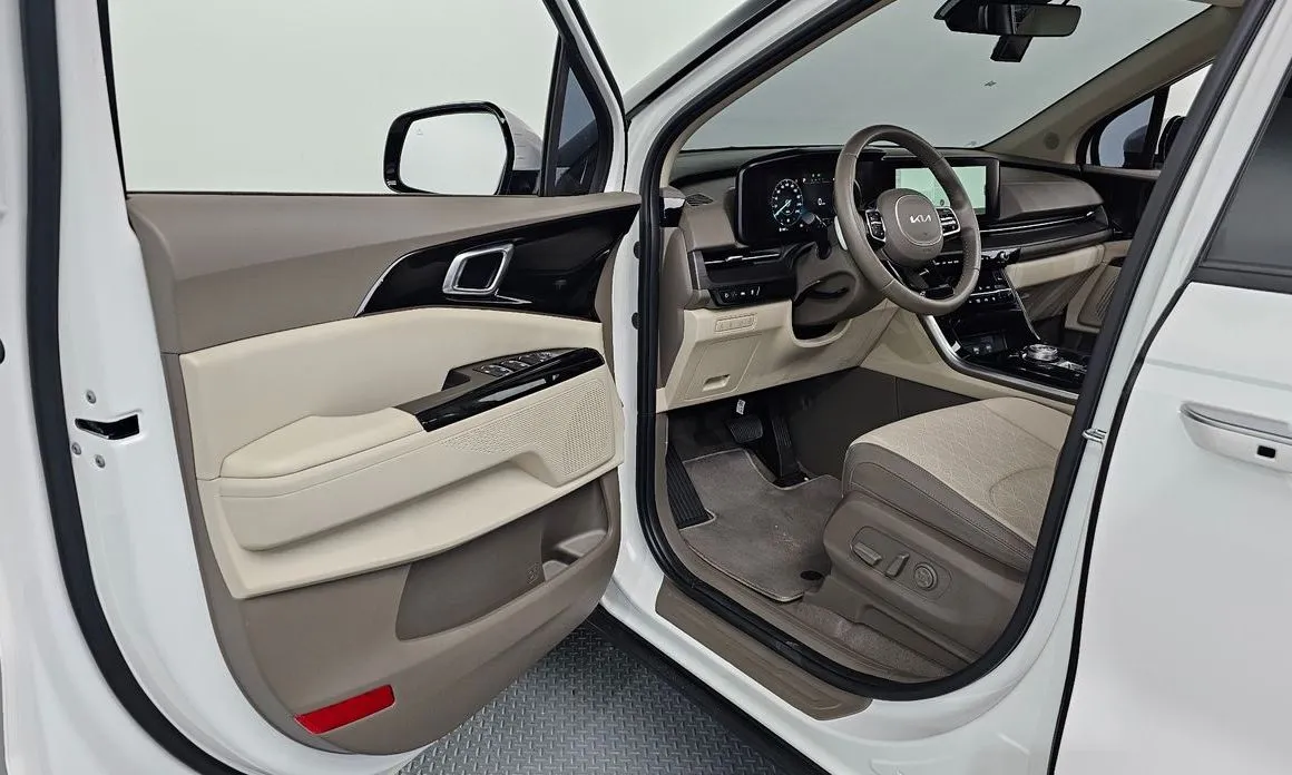 Kia Carnival — фото 10