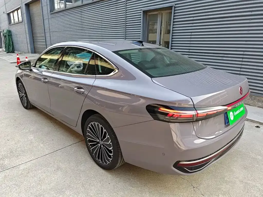 Volkswagen Passat — фото 2