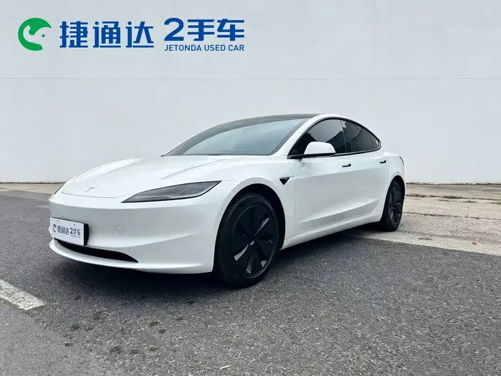 Tesla Model 3 — фото 1