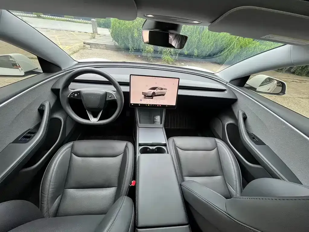 Tesla Model 3 — фото 4