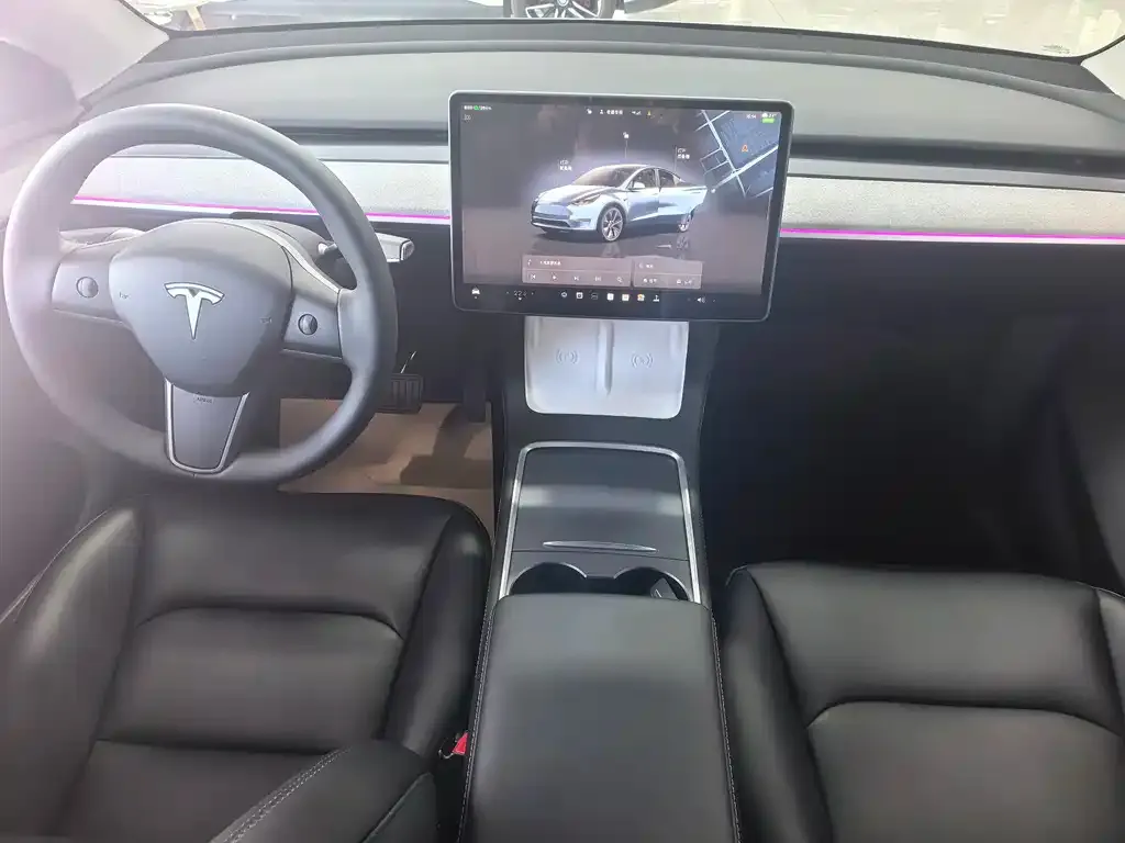 Tesla Model Y — фото 8