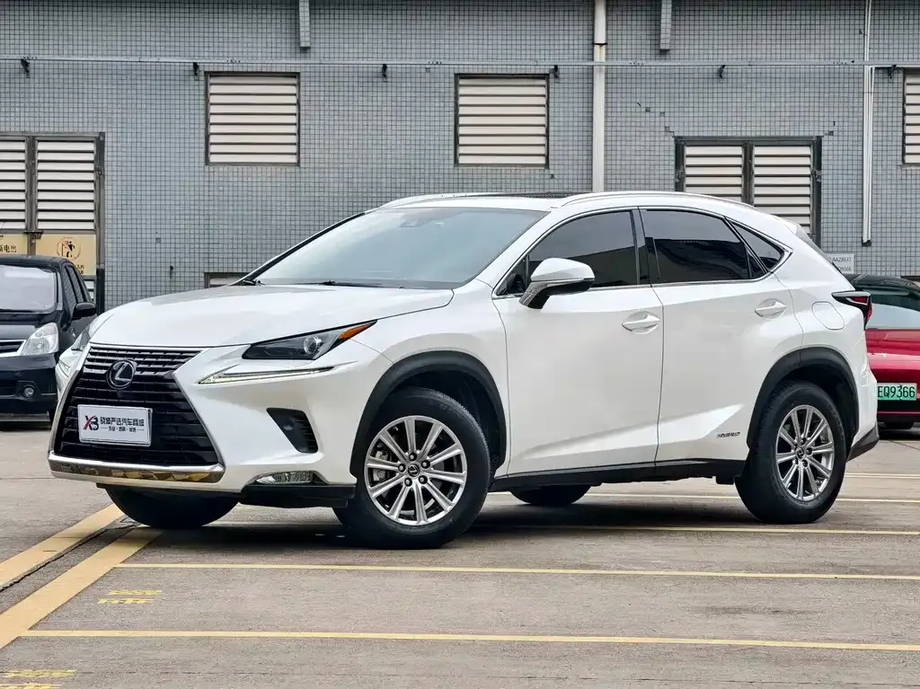 Lexus NX — фото 2
