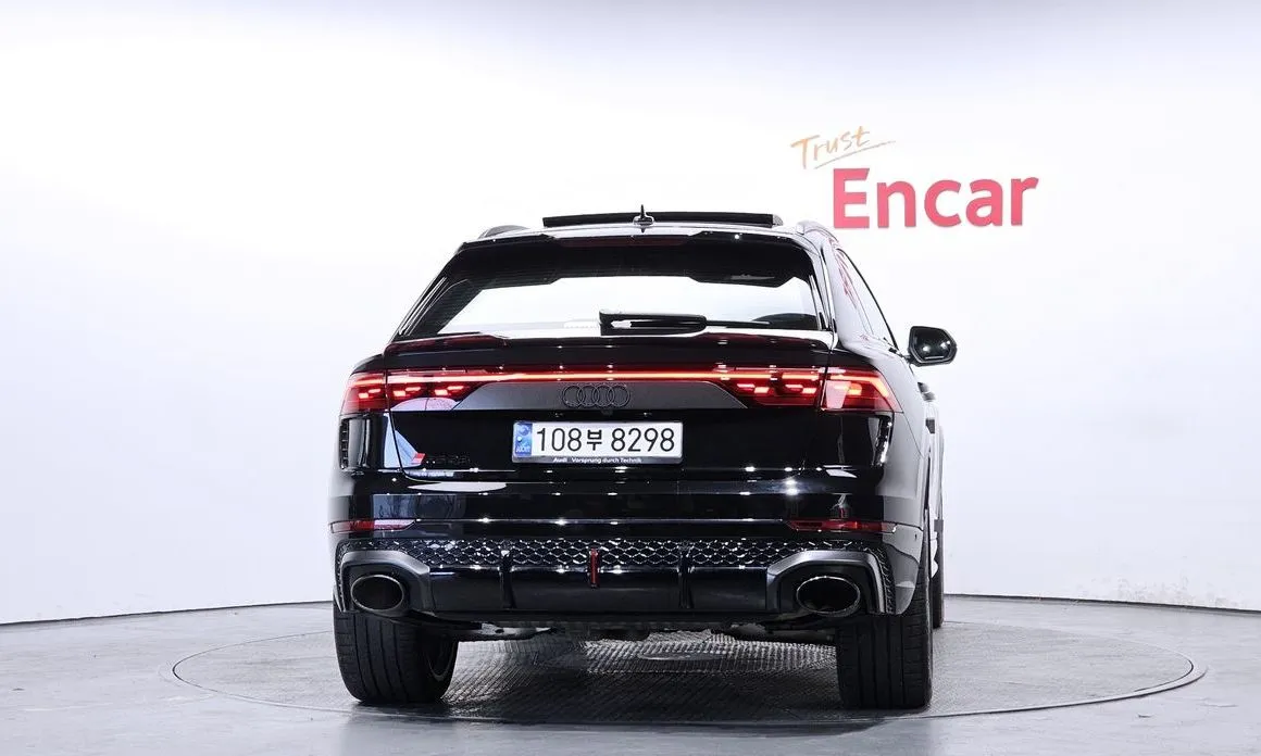 Audi RSQ8 — фото 7