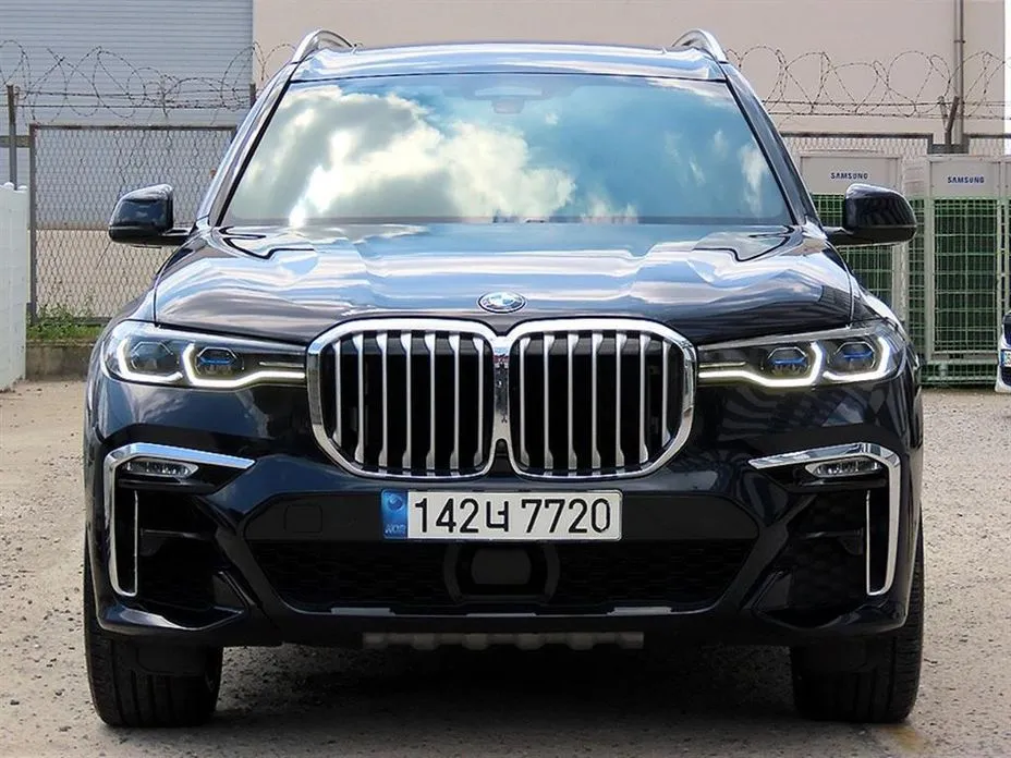 BMW X7 — фото 1