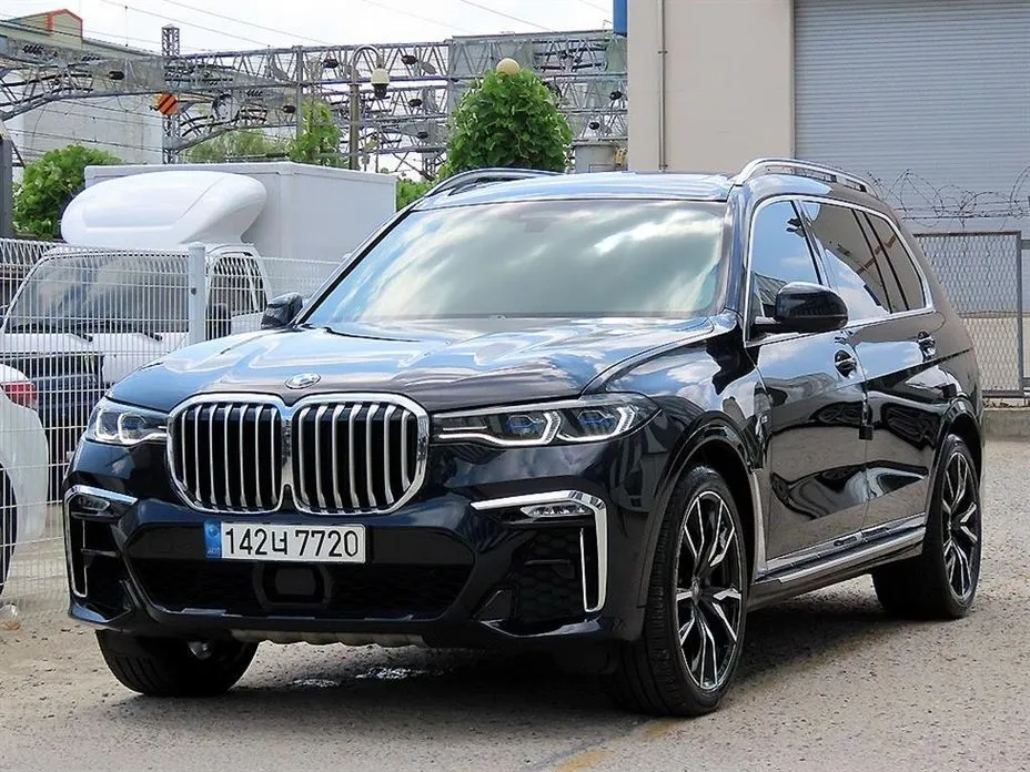 BMW X7 — фото 7