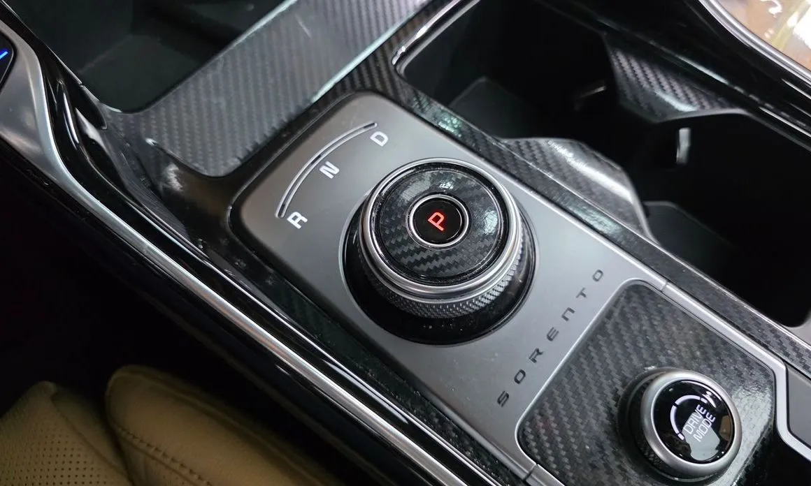 Kia Sorento — фото 9