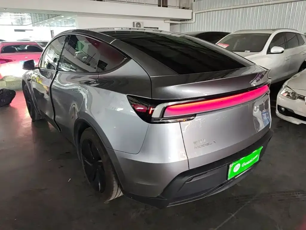Tesla Model Y — фото 7