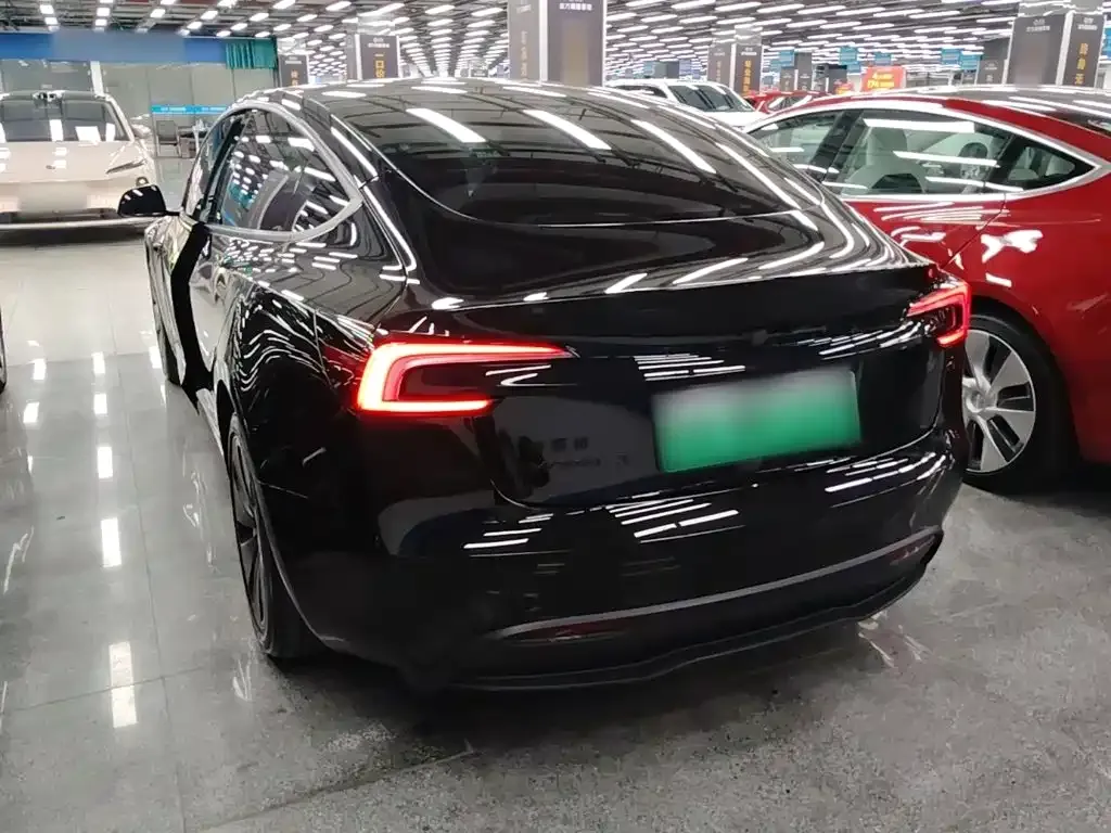 Tesla Model 3 — фото 6
