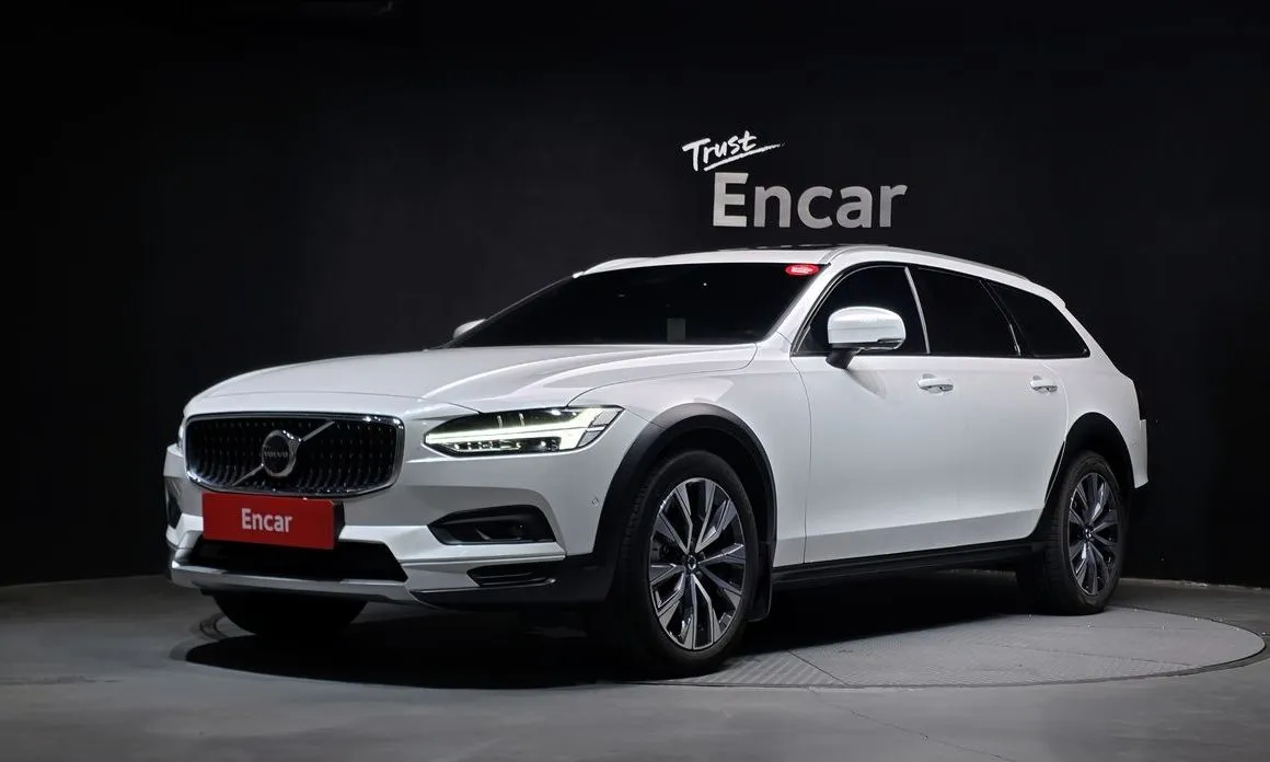 Volvo V90 — фото 1
