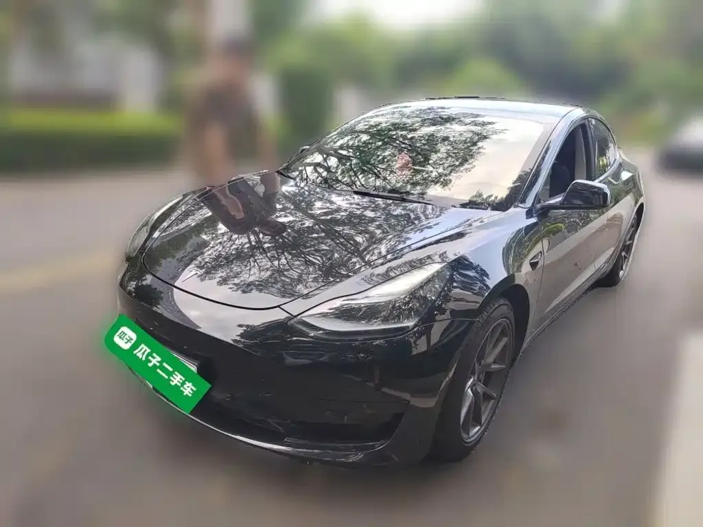 Tesla Model 3 — фото 1