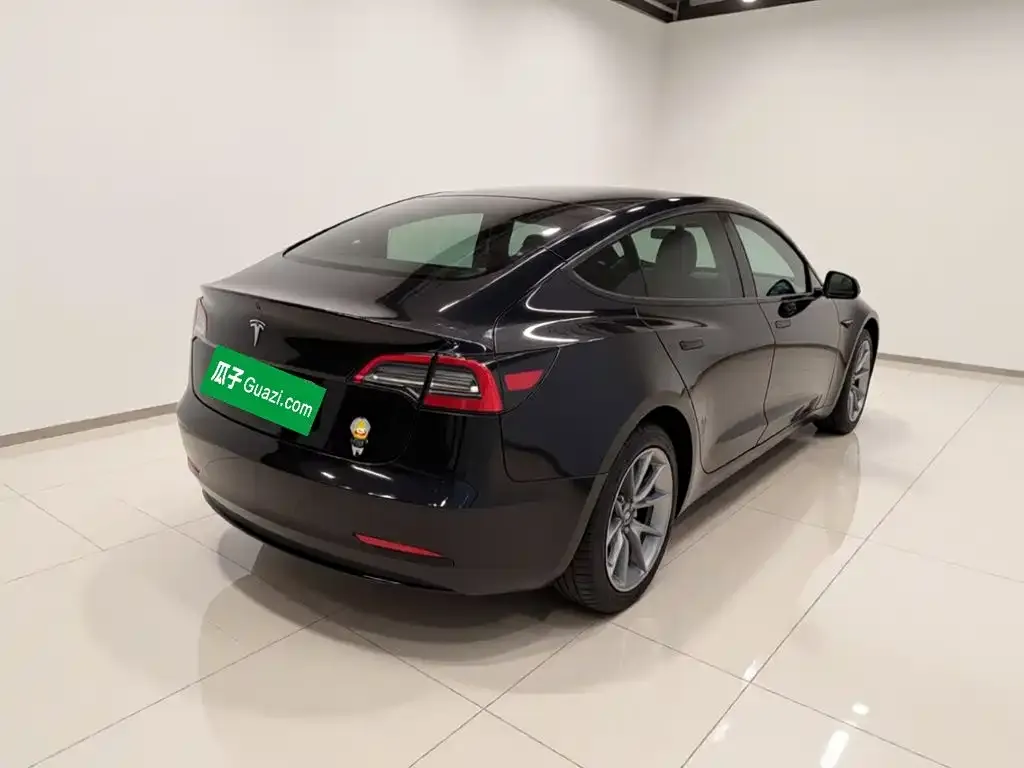 Tesla Model 3 — фото 4