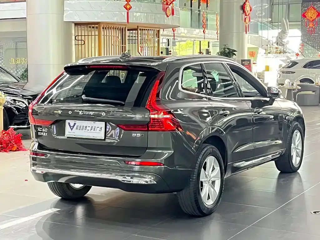 Volvo XC60 — фото 5