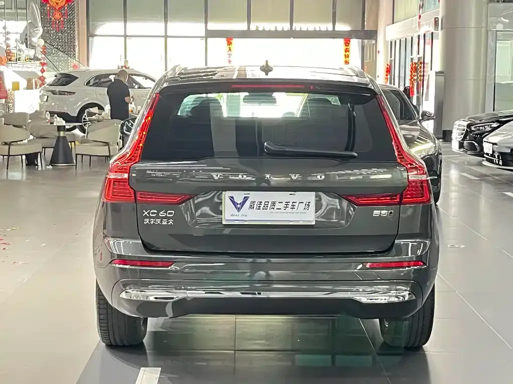 Volvo XC60 — фото 7