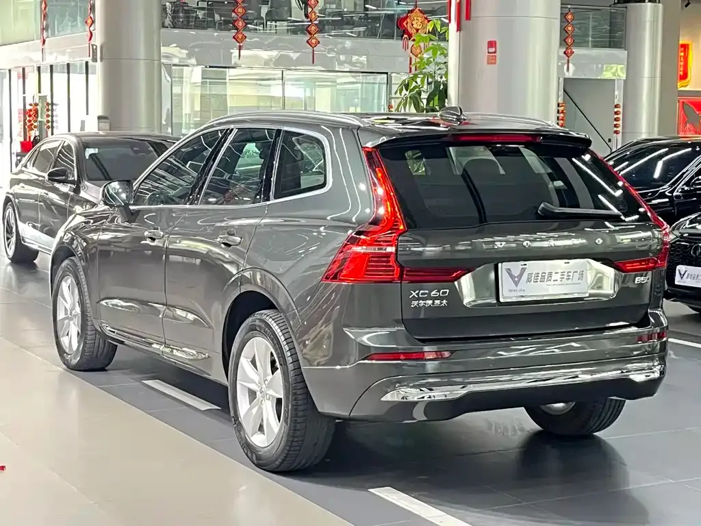 Volvo XC60 — фото 6