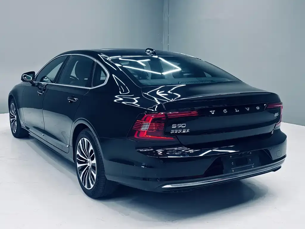 Volvo S90 — фото 10