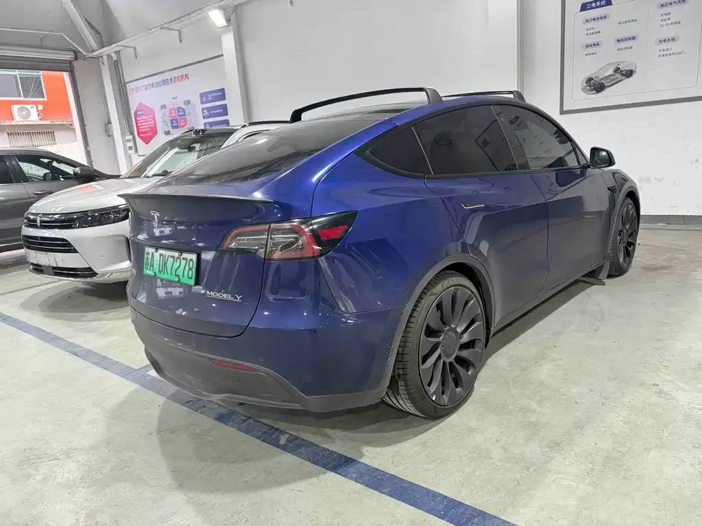 Tesla Model Y — фото 7