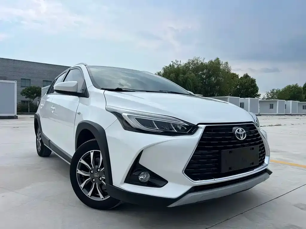 Toyota Yaris L — фото 8