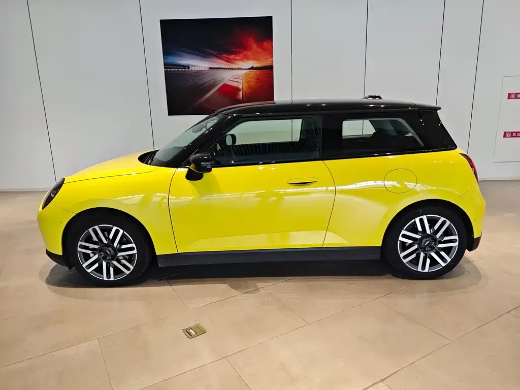 MINI Cooper EV — фото 2