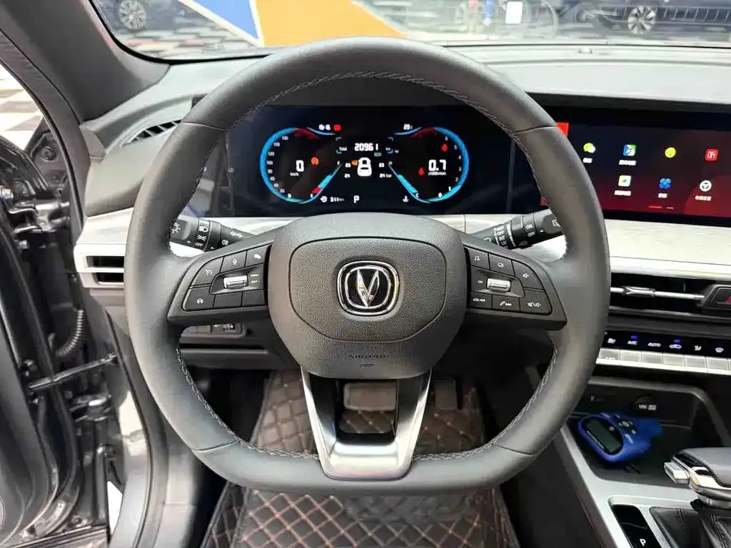 Changan CS35PLUS — фото 3