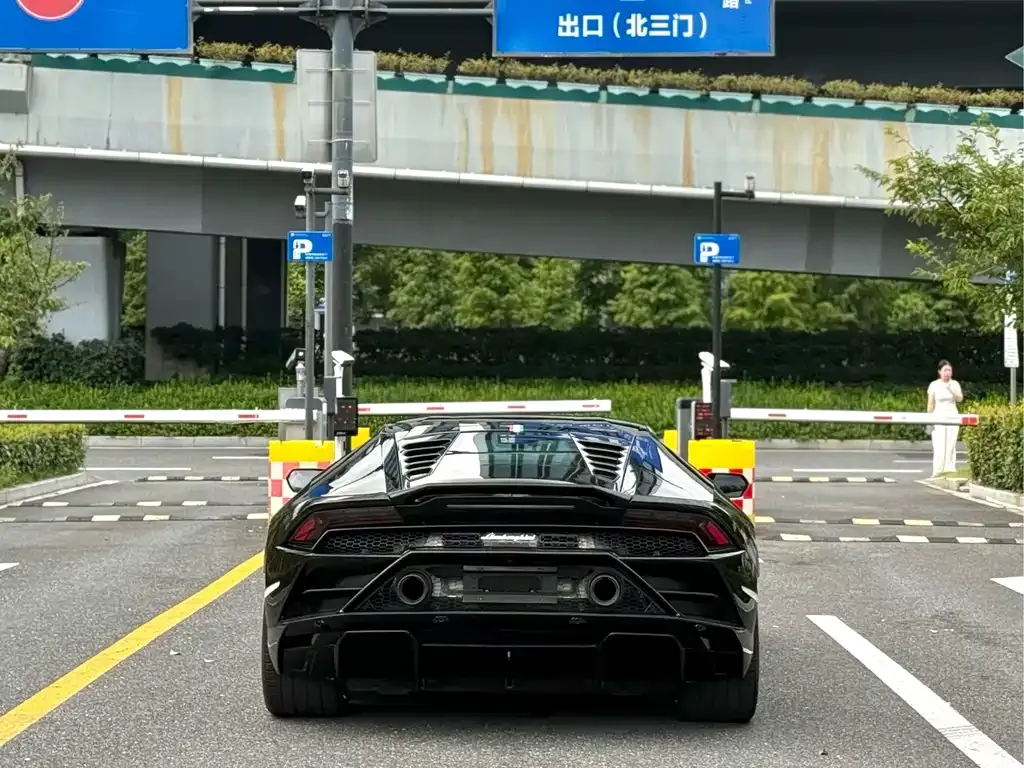 Lamborghini Huracan — фото 9