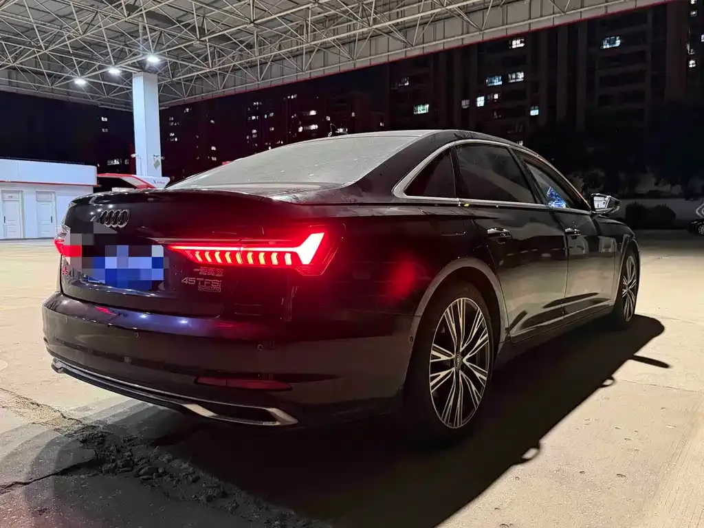 Audi A6L — фото 10