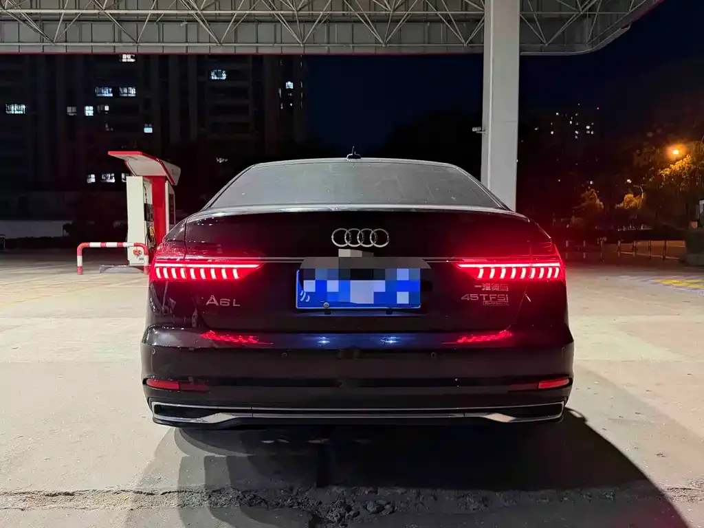 Audi A6L — фото 8