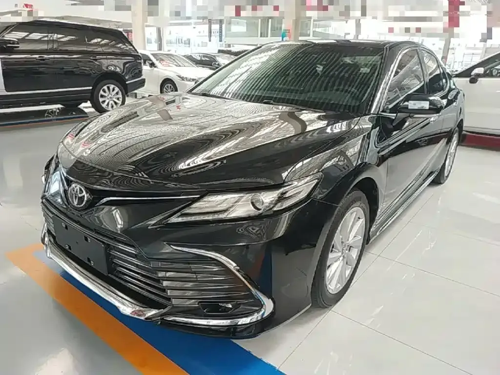 Toyota Camry — фото 5