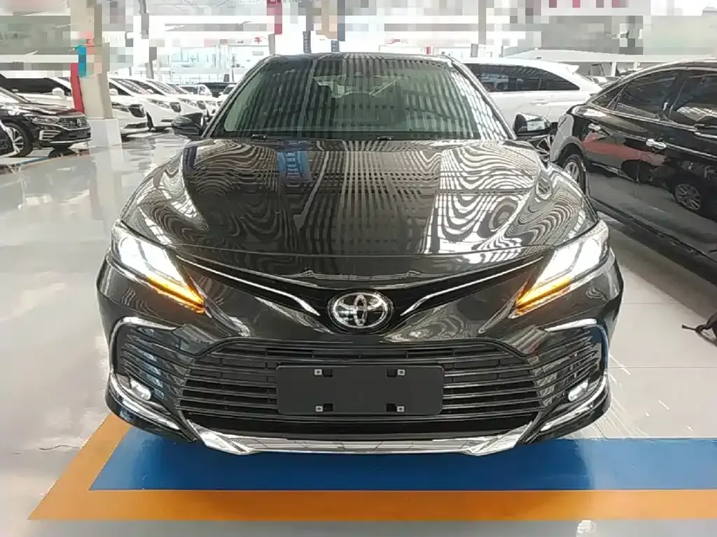 Toyota Camry — фото 10
