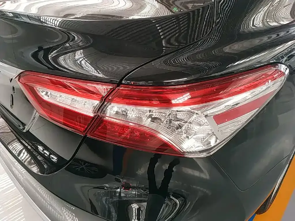 Toyota Camry — фото 4