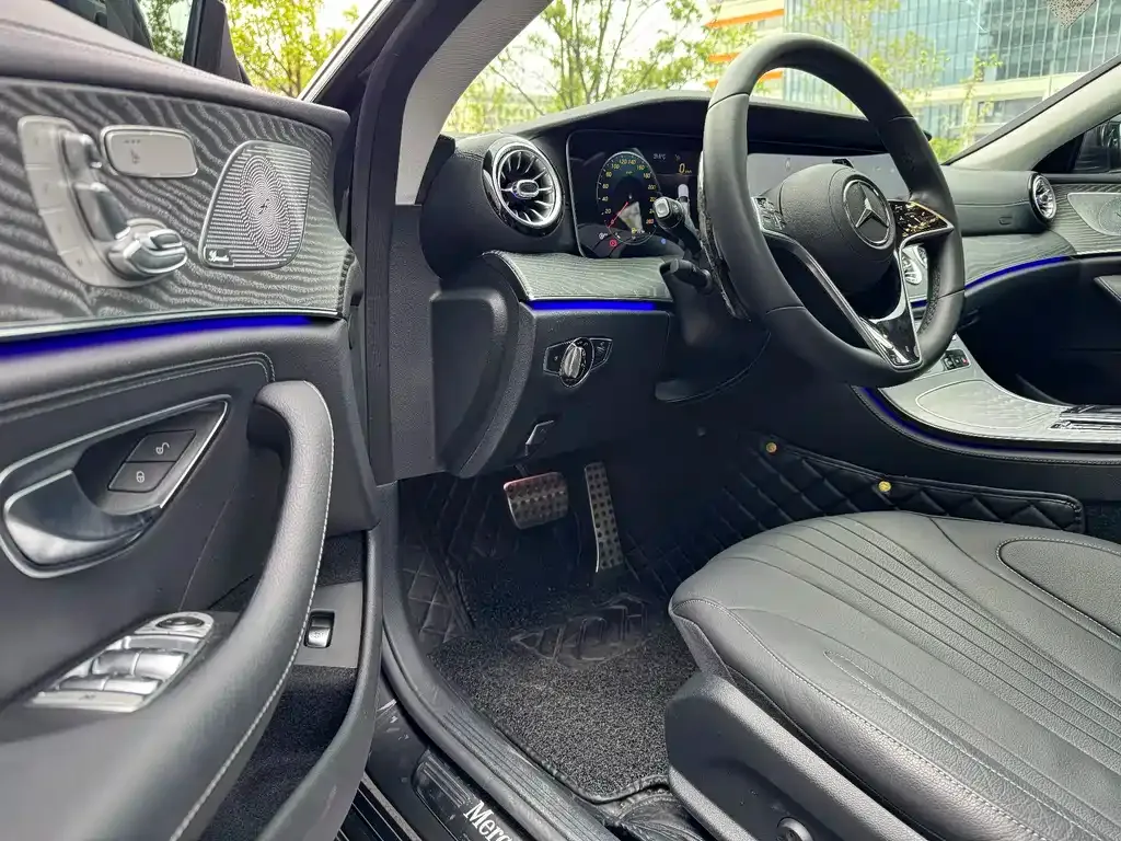 Mercedes-Benz CLS — фото 2