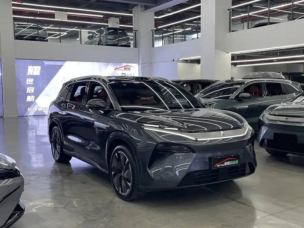 BYD Tang L — фото 4